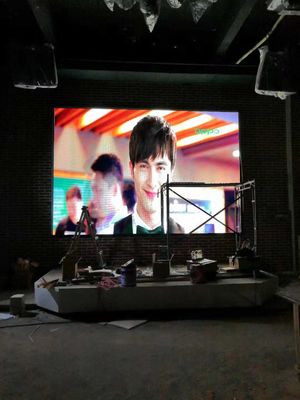 1920 Hz Wewnętrzny ekran wideo LED Rozstawy pikseli 4 mm 1152 * 768 Rozdzielczość ekranu Fabryka Shenzhen
