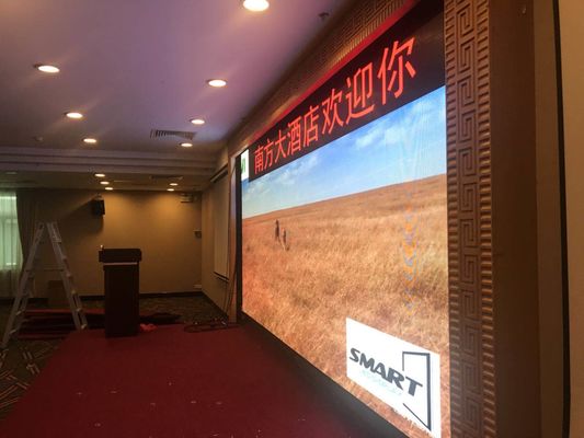 Magnes Zainstaluj duży wyświetlacz LED 1/32 Skanowanie jazdy Łatwa obsługa Montowana na ścianie Fabryka Shenzhen
