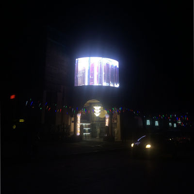 Zakrzywiony zewnętrzny ekran wideo LED DIP Konfiguracja pikseli 3 w 1 Styl Etiopii Fabryka Shenzhen